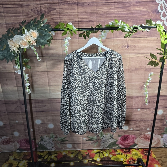Leopard Print Chiffon Blouse - Picture 3 of 7
